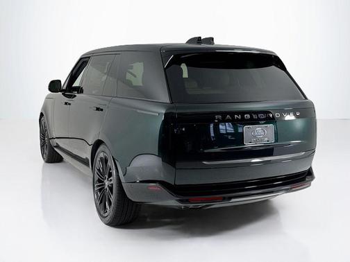 2025 Land Rover Range Rover P530 SE 7 Seat