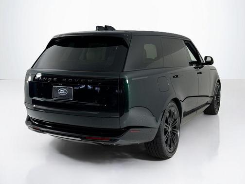 2025 Land Rover Range Rover P530 SE 7 Seat