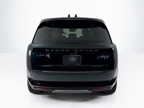 2025 Land Rover Range Rover P530 SE 7 Seat