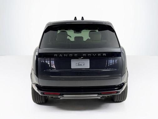 2025 Land Rover Range Rover P530 SE 7 Seat