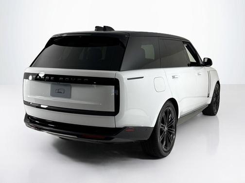 2025 Land Rover Range Rover P400 SE 7 Seat