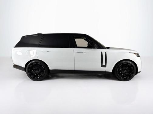 2025 Land Rover Range Rover P400 SE 7 Seat