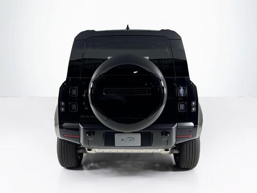 2026 Land Rover Defender P400 X-Dynamic SE