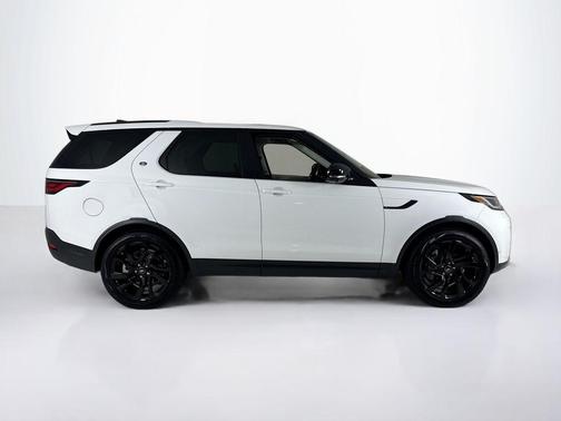 2024 Land Rover Discovery P300 S