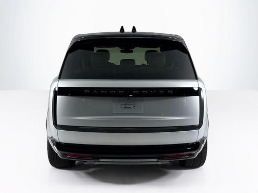 2025 Land Rover Range Rover P400 SE 7 Seat