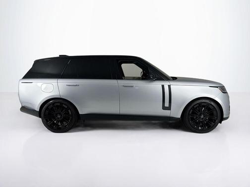 2025 Land Rover Range Rover P400 SE 7 Seat