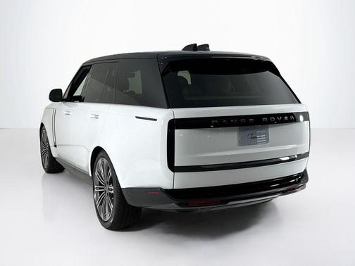 2025 Land Rover Range Rover P400 SE