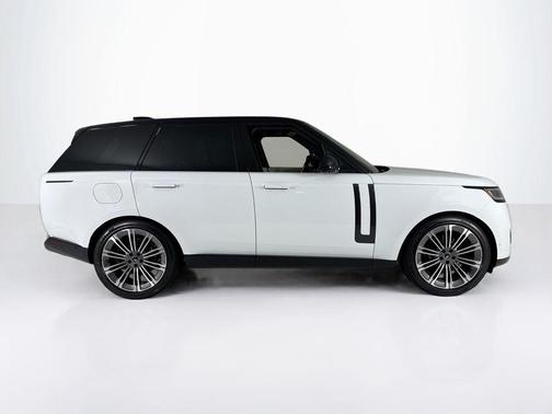 2025 Land Rover Range Rover P400 SE