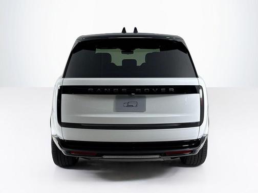 2025 Land Rover Range Rover P400 SE 7 Seat
