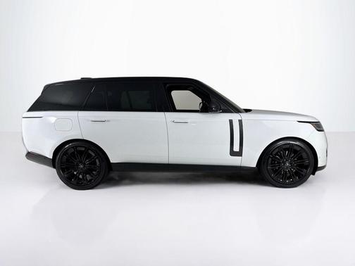 2025 Land Rover Range Rover P400 SE 7 Seat