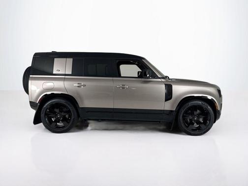 2023 Land Rover Defender 110 V8