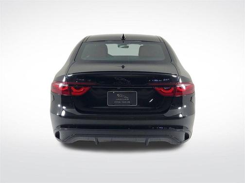 2024 Jaguar XF R-Dynamic SE