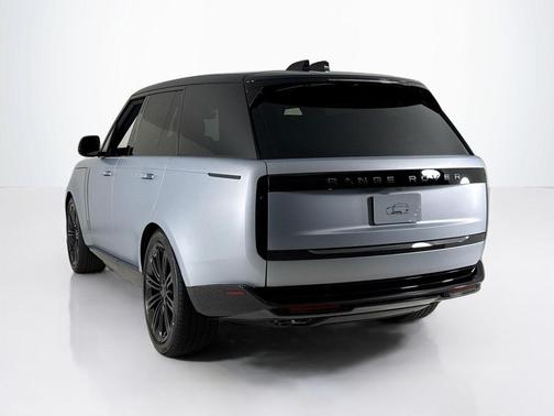 2026 Land Rover Range Rover P530 SE