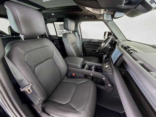 2025 Land Rover Defender P300