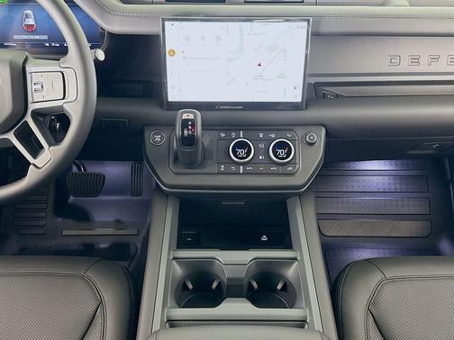 2025 Land Rover Defender P300