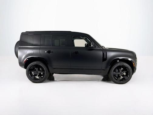 2026 Land Rover Defender 110 X-Dynamic SE