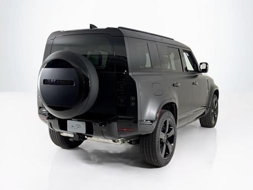 2026 Land Rover Defender 110 X-Dynamic SE