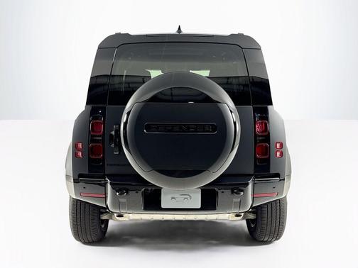2025 Land Rover Defender P400 X-Dynamic SE