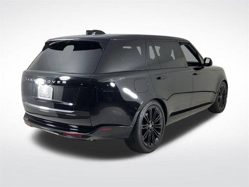 2025 Land Rover Range Rover P530 SE 7 Seat