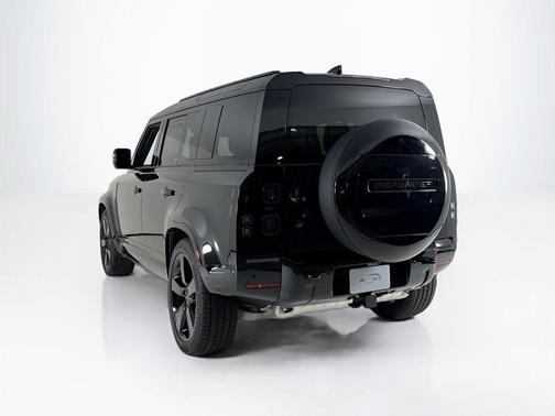 Santorini Black 2026 Land Rover Defender P400 X-Dynamic SE