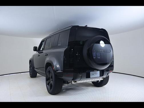 2026 Land Rover Defender 110 X-Dynamic SE