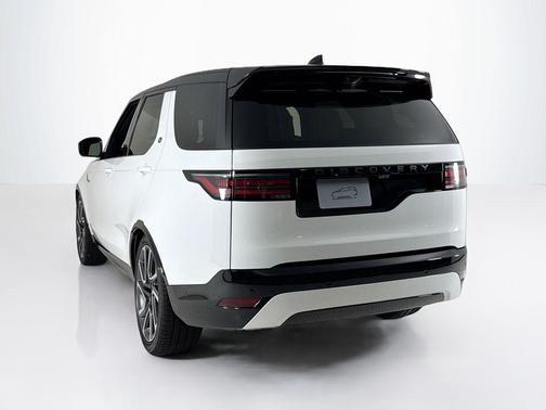2025 Land Rover Discovery P360 Dynamic SE