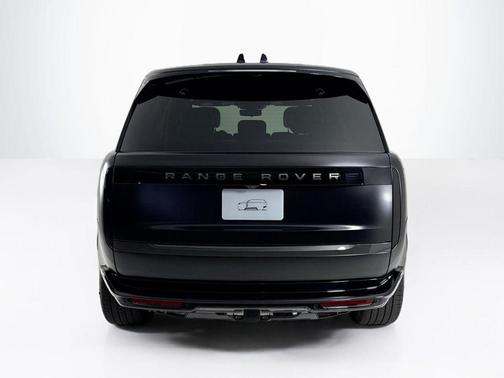 Obsidian Black Satin 2026 Land Rover Range Rover P530 SE 7 Seat