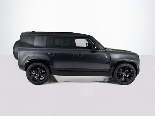 2025 Land Rover Defender P400 X-Dynamic SE