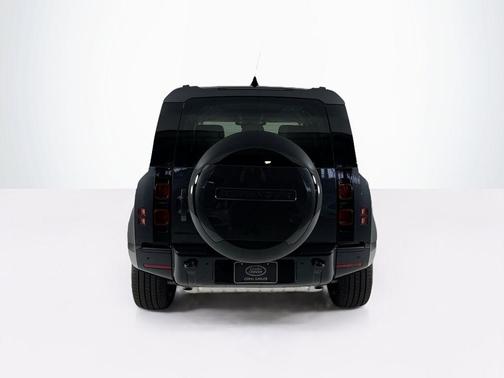 2025 Land Rover Defender P400 X-Dynamic SE