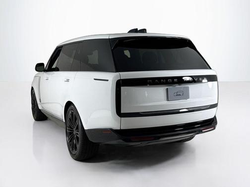 2026 Land Rover Range Rover P400 SE 7 Seat