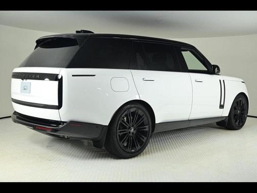 2025 Land Rover Range Rover P530 SE 7 Seat