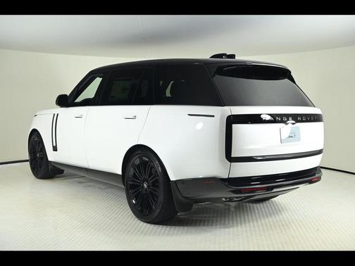 2025 Land Rover Range Rover P530 SE 7 Seat