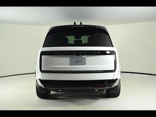 Pearl White 2025 Land Rover Range Rover P530 SE 7 Seat