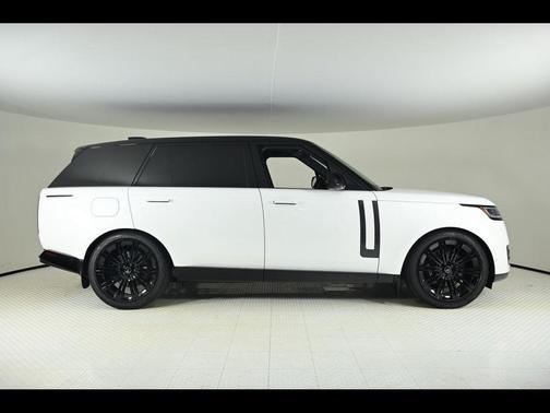 2025 Land Rover Range Rover P530 SE 7 Seat