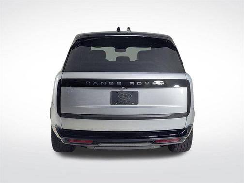 2025 Land Rover Range Rover P550e SE