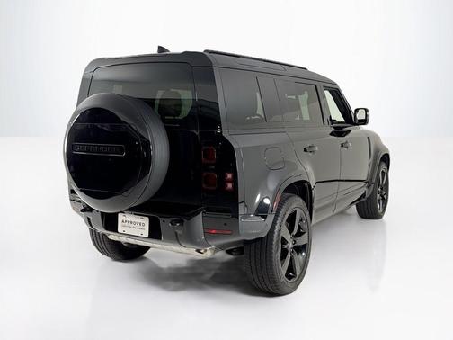 2025 Land Rover Defender P400 X-Dynamic SE