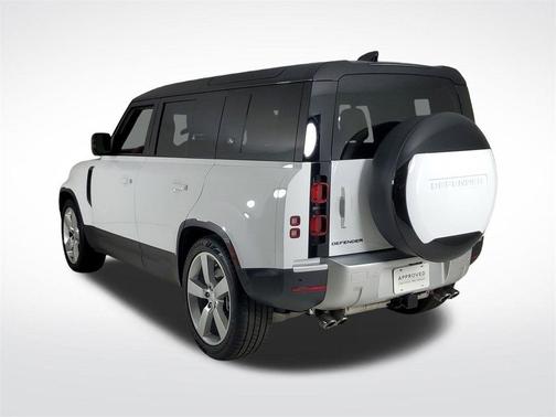2024 Land Rover Defender P500 SE