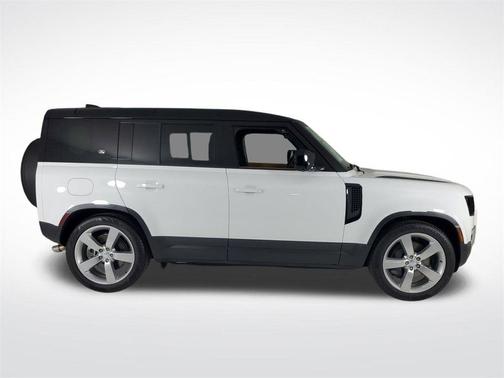 2024 Land Rover Defender P500 SE