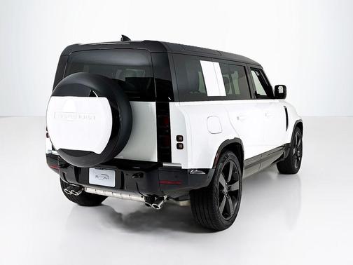 2025 Land Rover Defender P500 X-Dynamic SE