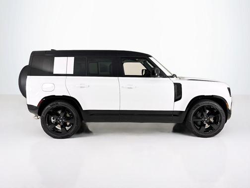 2025 Land Rover Defender P500 X-Dynamic SE