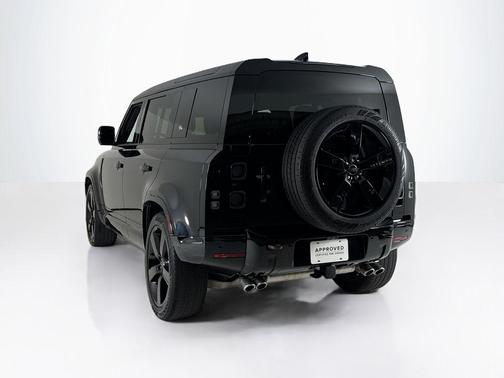 2022 Land Rover Defender 