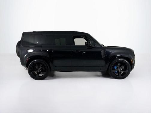 2022 Land Rover Defender 