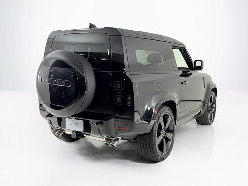 2026 Land Rover Defender 90 V8