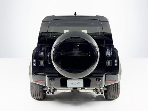 2026 Land Rover Defender 90 V8