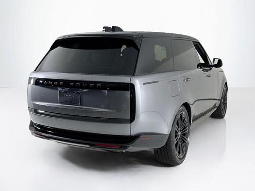 2025 Land Rover Range Rover P530 SE 7 Seat