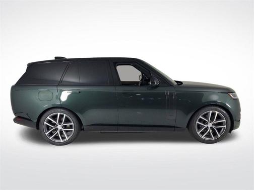 2025 Land Rover Range Rover P550e SE