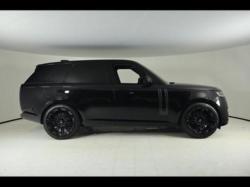 2025 Land Rover Range Rover P400 SE