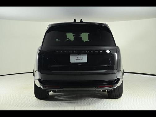 2025 Land Rover Range Rover P400 SE