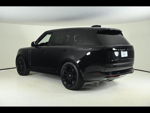 2025 Land Rover Range Rover P400 SE
