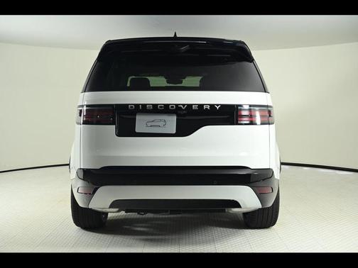 2026 Land Rover Discovery Tempest Edition